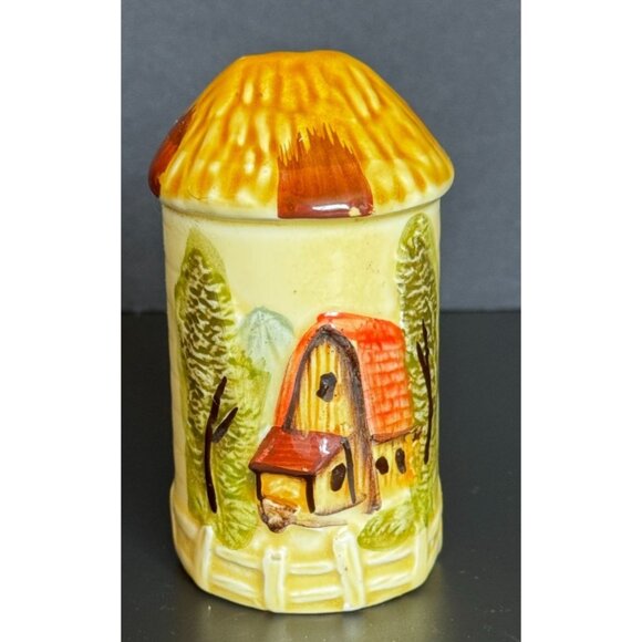 Vintage Country Farm Barn Salt & Pepper Shakers Hand Painted Ceramic Silo Design - Picture 5 of 12